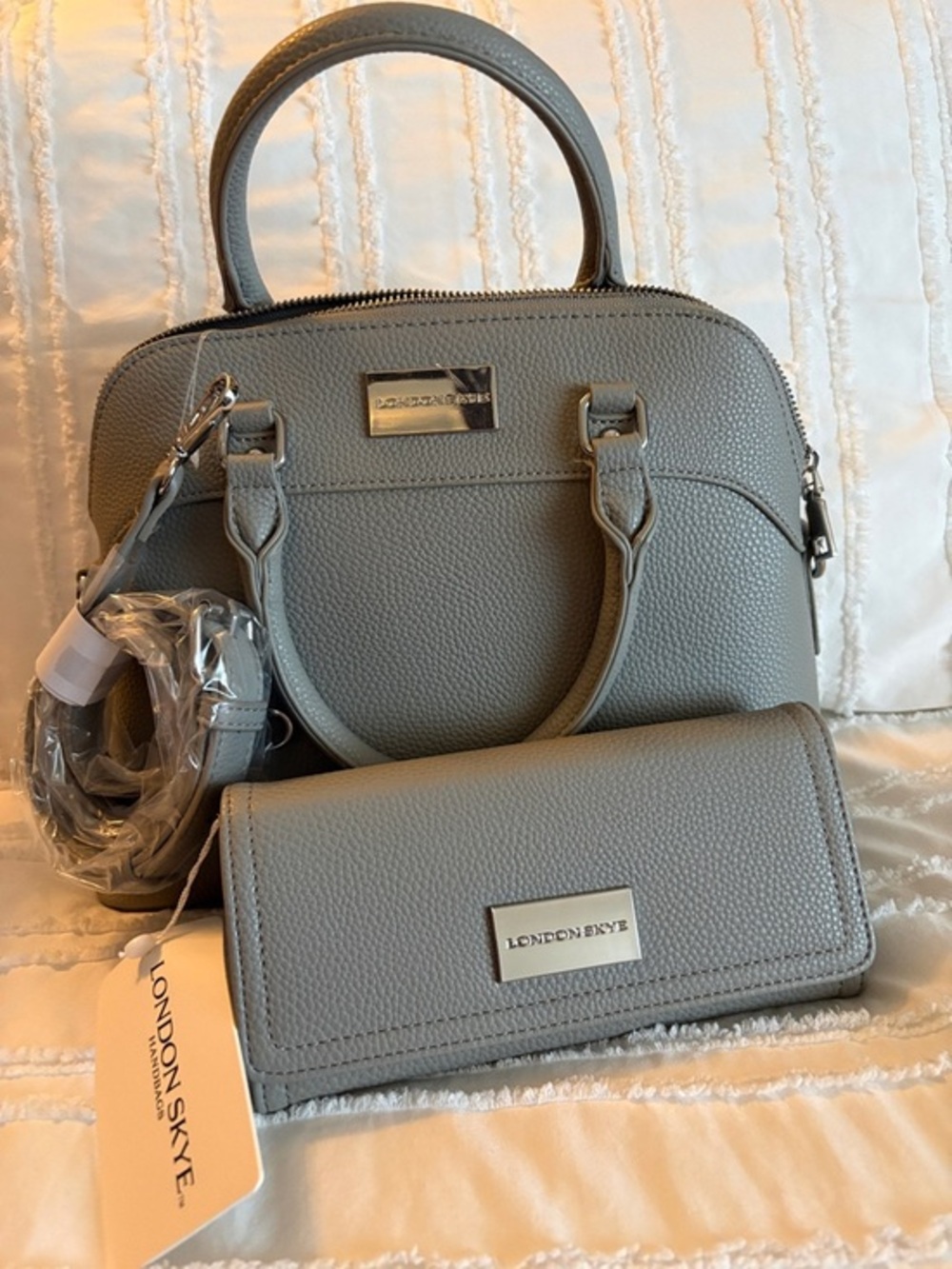 Brand new! London Skye handbag and wallet set